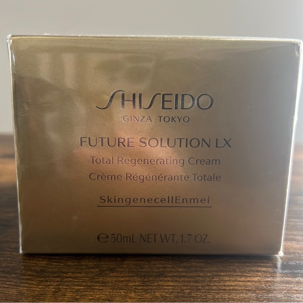 Shiseido Future Solution LX Total Radiance
